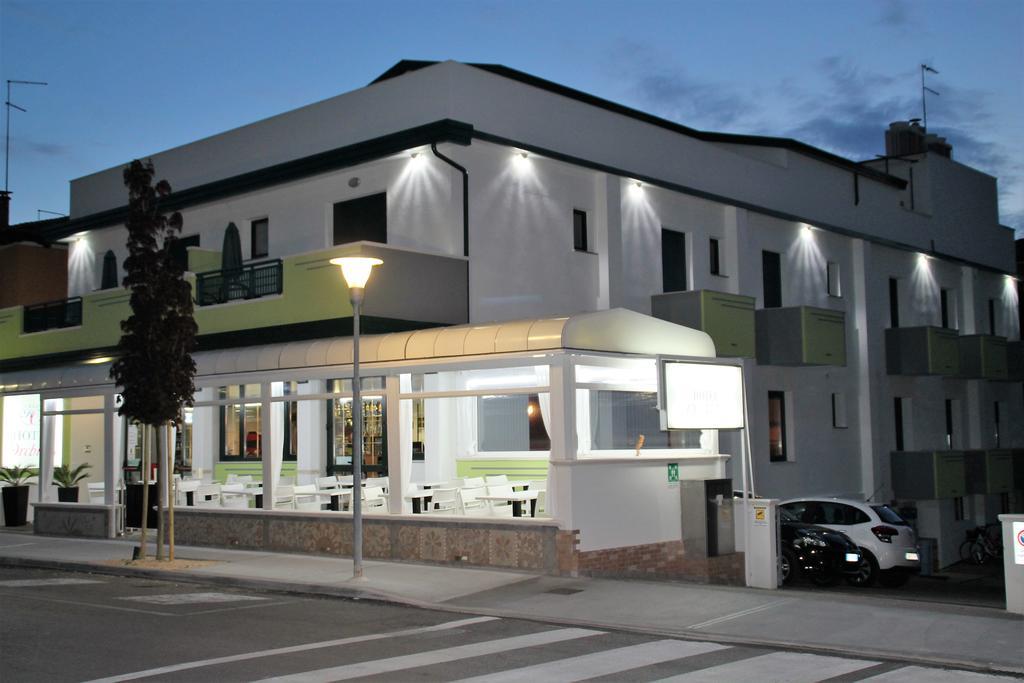 Hotel Orchidea لينانو سابيادورو المظهر الخارجي الصورة